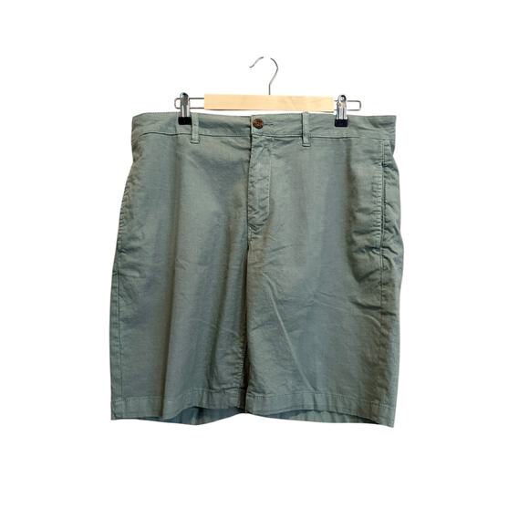 Tailor Vintage Men's Green Shorts Size 36